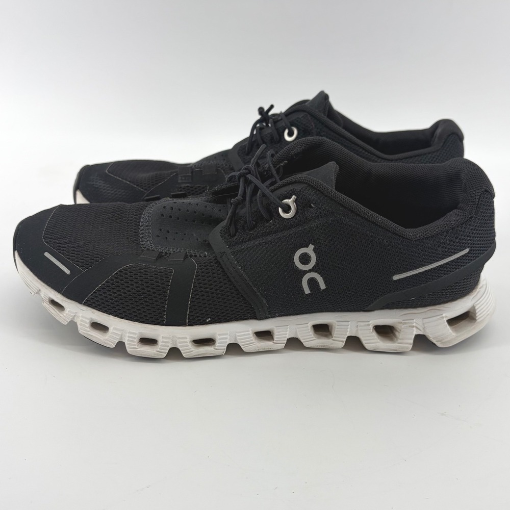 On Cloud 5 Running Shoes Black White 59.98904 Womens 7.5 GUC
